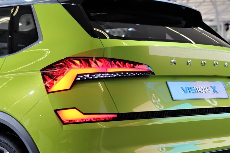 Analyzing the Benefits of Vehicle-to-Infrastructure (V2I) Communication